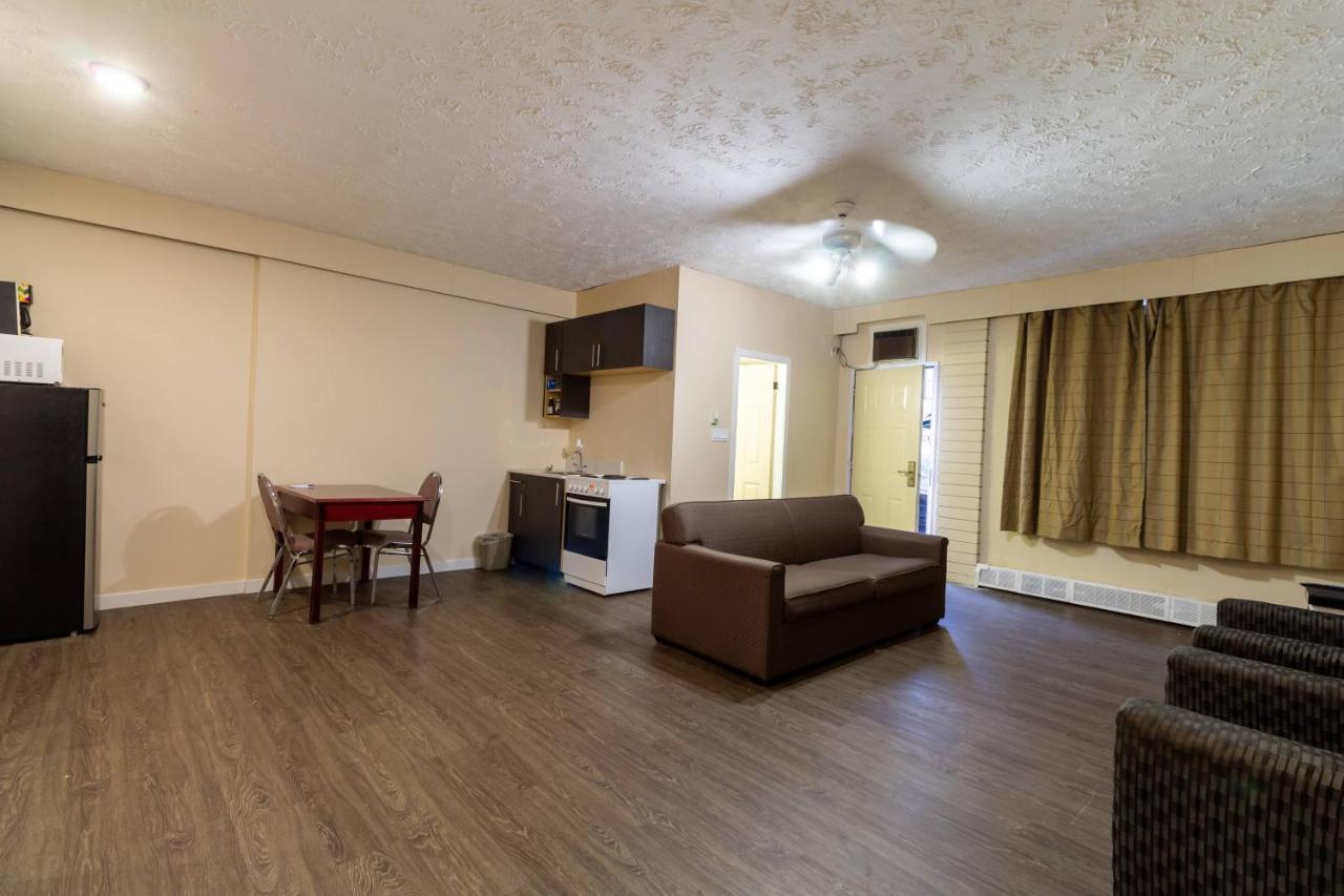 North Star Inn & Suites Prince George Exteriör bild