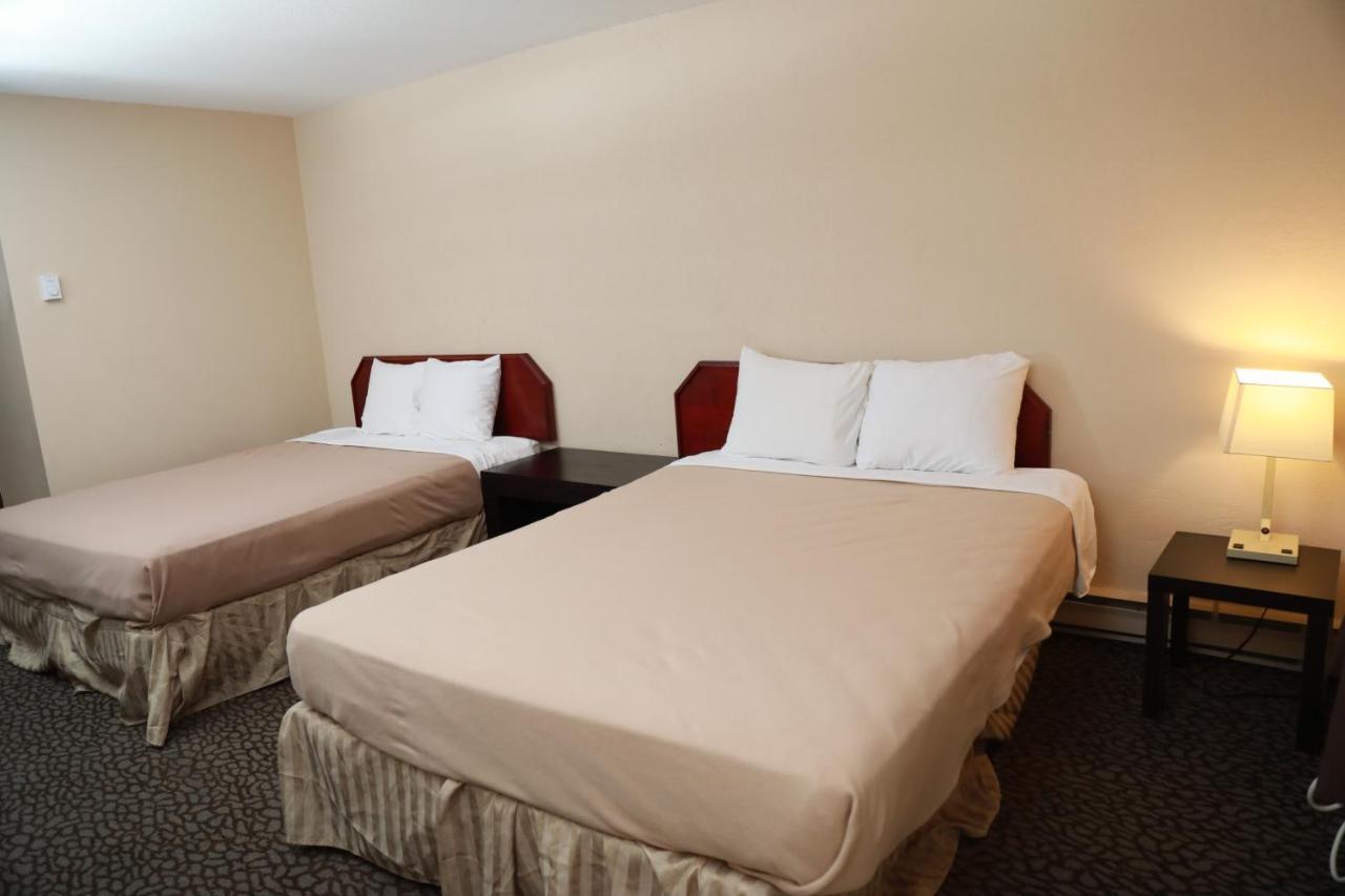 North Star Inn & Suites Prince George Exteriör bild