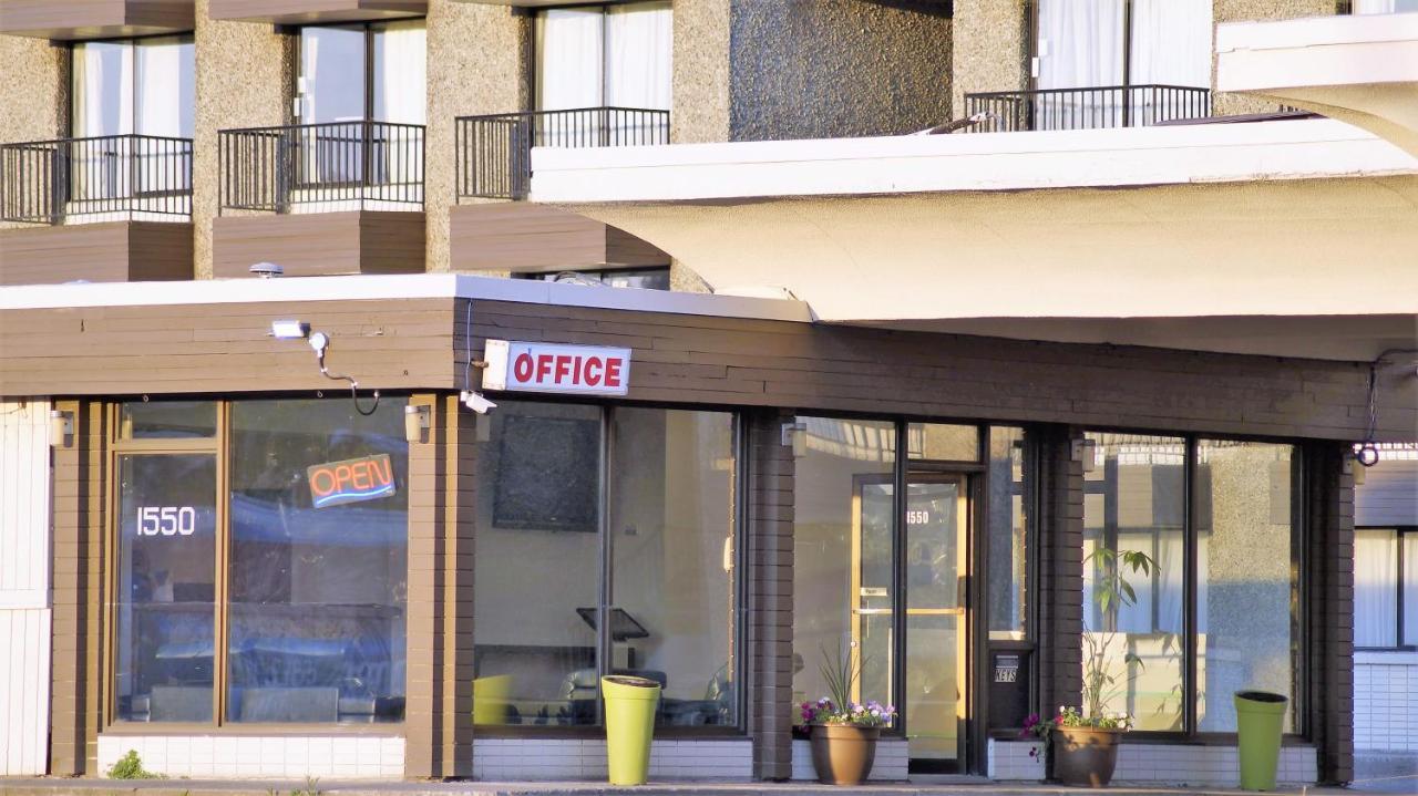 North Star Inn & Suites Prince George Exteriör bild