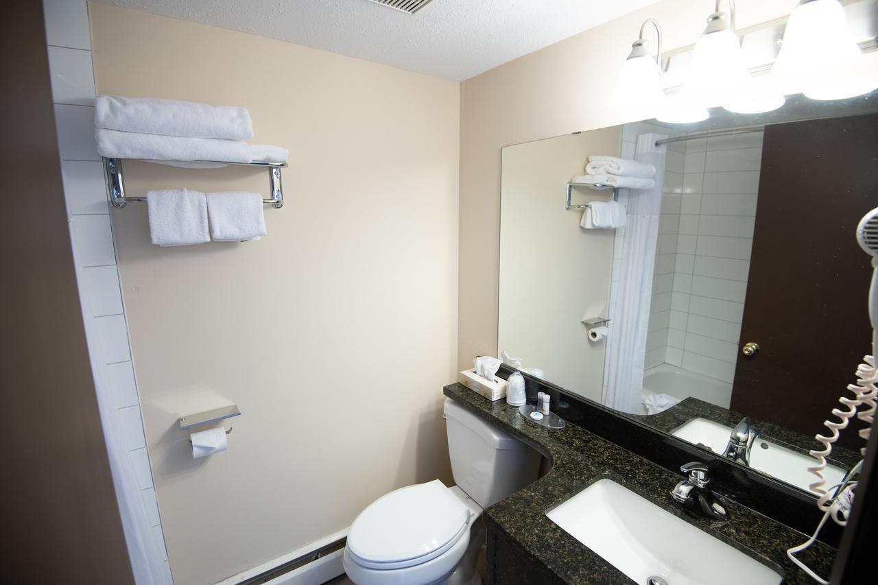 North Star Inn & Suites Prince George Exteriör bild